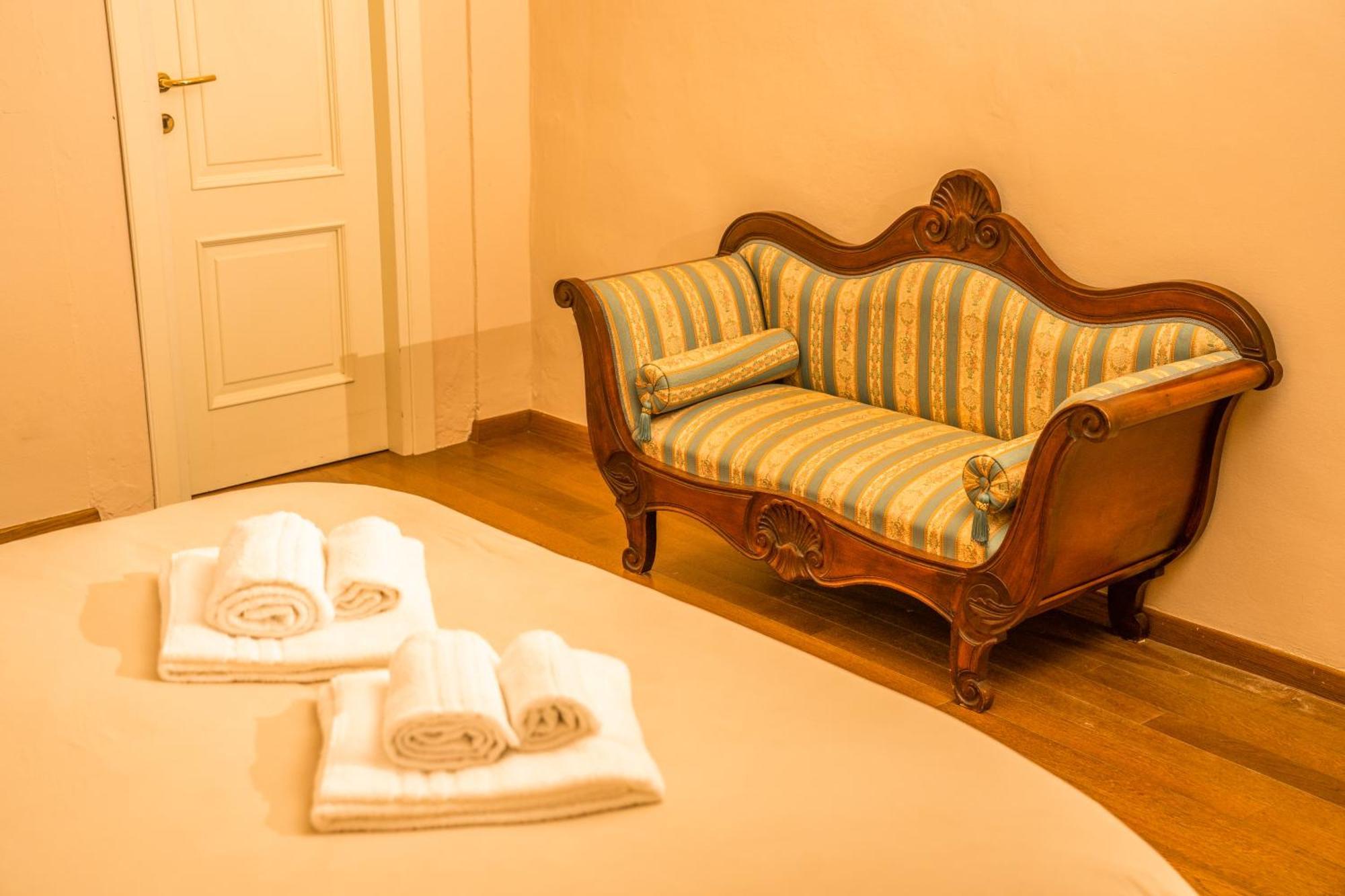 Il Gallo - Charming Apartment In Lucca Heart Exterior foto